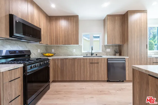 $1,345,000 | 5808 Irvine Avenue, North Hollywood, CA 91601