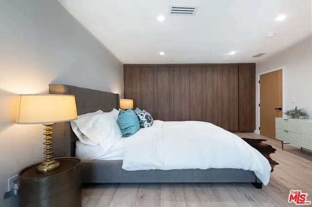 $1,345,000 | 5808 Irvine Avenue, North Hollywood, CA 91601