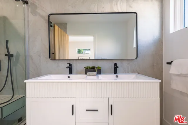 $1,345,000 | 5808 Irvine Avenue, North Hollywood, CA 91601