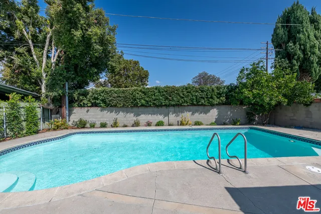 $1,345,000 | 5808 Irvine Avenue, North Hollywood, CA 91601