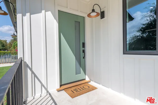 $1,345,000 | 5808 Irvine Avenue, North Hollywood, CA 91601