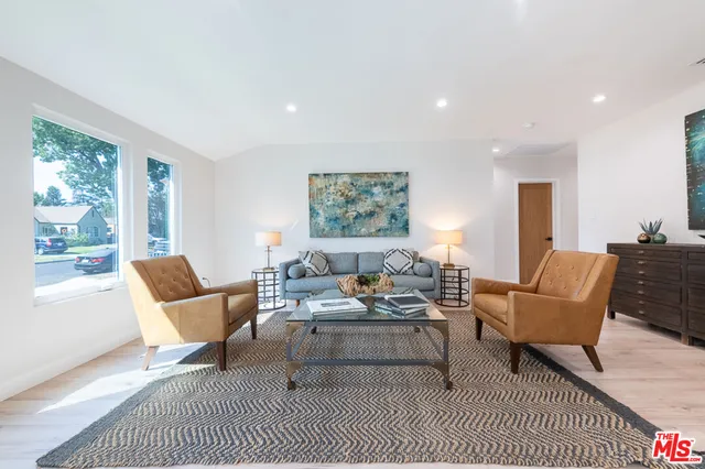 $1,345,000 | 5808 Irvine Avenue, North Hollywood, CA 91601