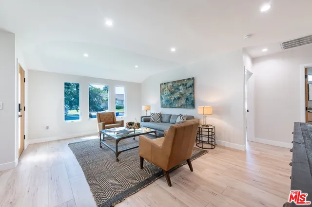 $1,345,000 | 5808 Irvine Avenue, North Hollywood, CA 91601