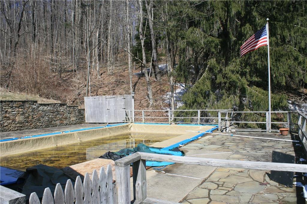 389 Two Mile Run Road Ligonier, PA 15658 - Photo 4 of 10 Gallery Image 4