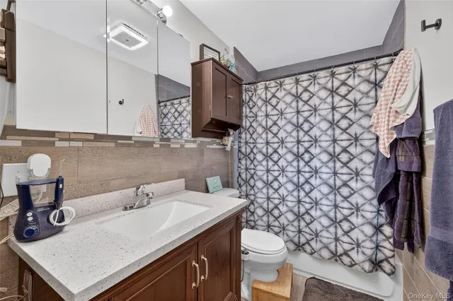 $495,000 | 16 Faye Avenue, New Windsor, NY 12553