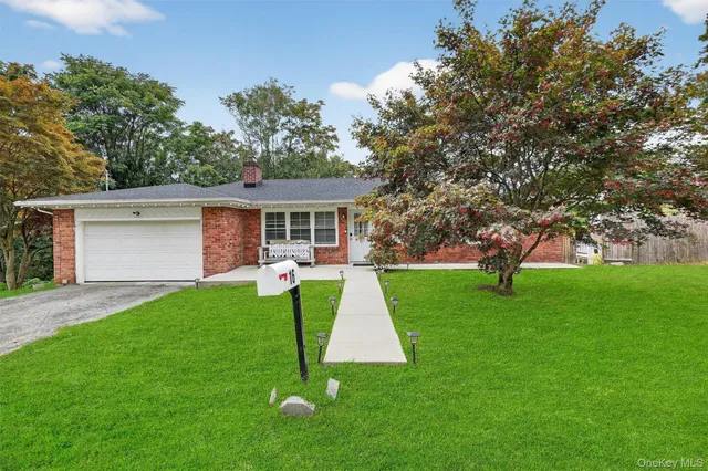 $495,000 | 16 Faye Avenue, New Windsor, NY 12553