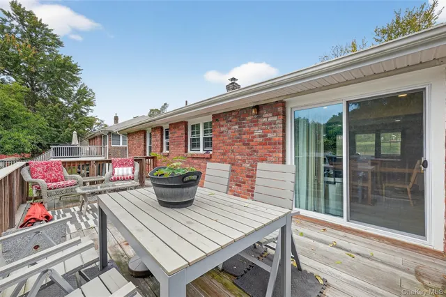 $495,000 | 16 Faye Avenue, New Windsor, NY 12553