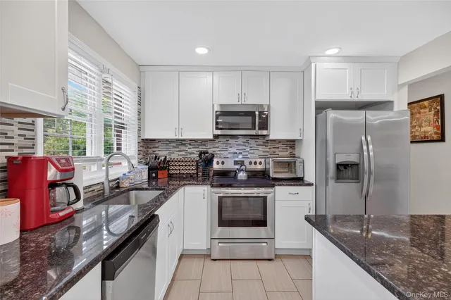 $495,000 | 16 Faye Avenue, New Windsor, NY 12553