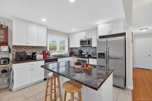 $495,000 | 16 Faye Avenue, New Windsor, NY 12553