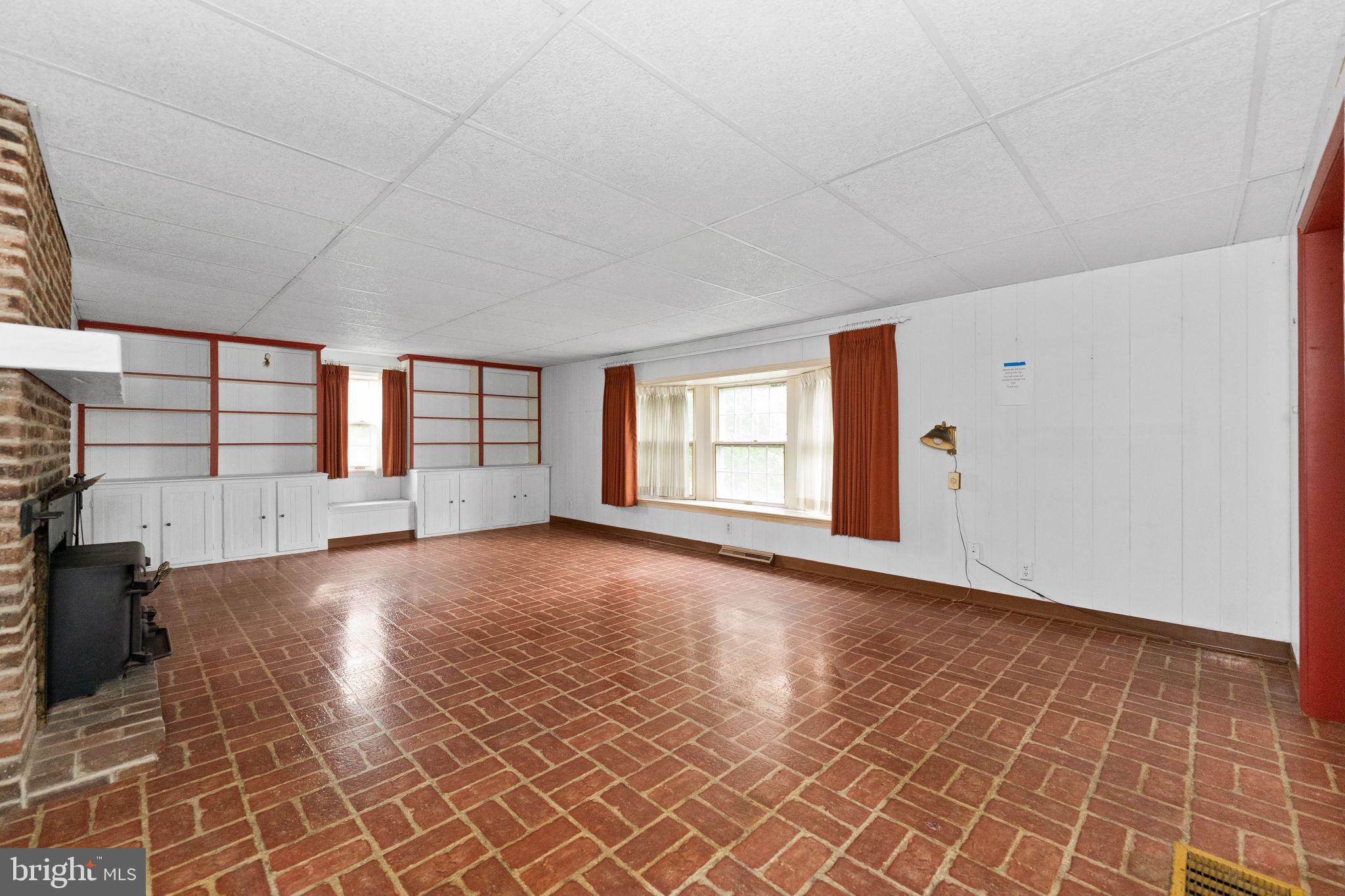 108 Jackson Road Gilbertsville, PA 19525 - Photo 7 of 29 an empty room with windows