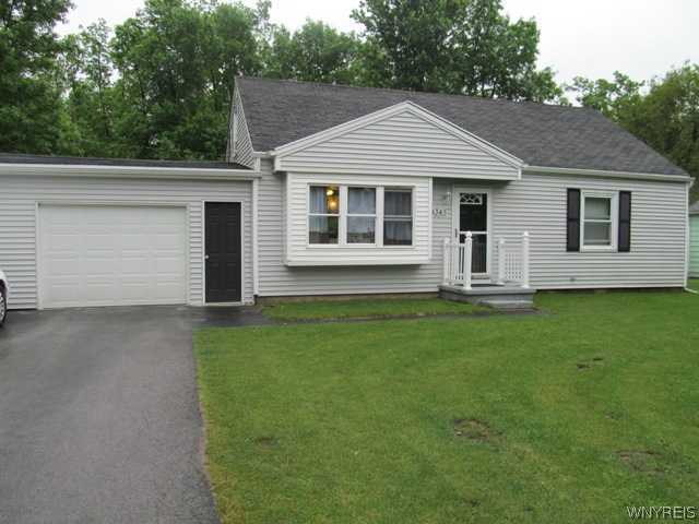 4345 White Acres Road Clarence, NY 14031 - Photo 1 of 1 Exterior Front