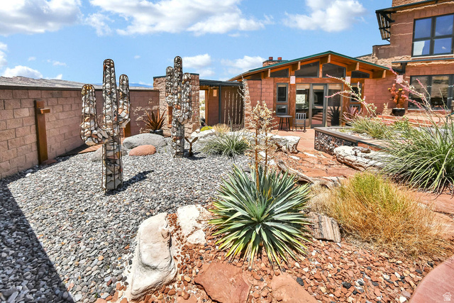 3995 South Desert Grave Road Torrey, UT 84775 - Photo 9 of 95 Courtyard