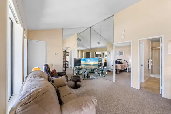 $1,800 | 1150 East Amado Road, Unit 20C2, Palm Springs, CA 92262