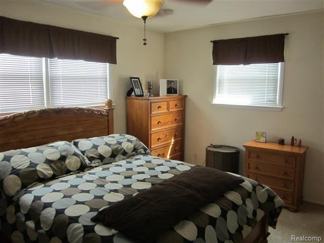 36976 Greenbush Road Wayne, MI 48184 - Photo 10 of 19 021.JPG