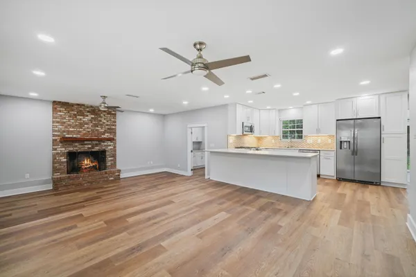 $449,900 | 130 Walton Drive Northeast, Fort Walton Beach, FL 32548