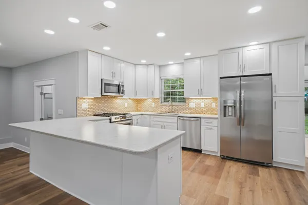 $449,900 | 130 Walton Drive Northeast, Fort Walton Beach, FL 32548
