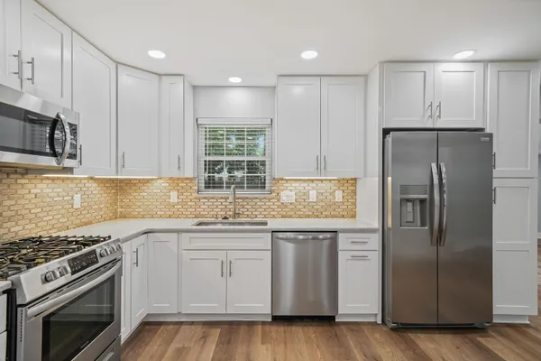 $449,900 | 130 Walton Drive Northeast, Fort Walton Beach, FL 32548