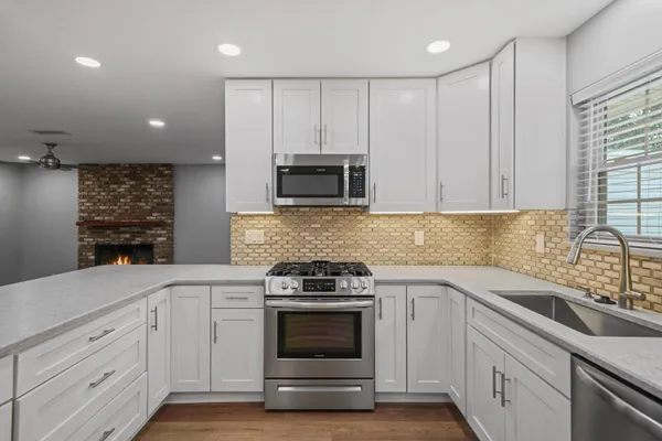 $449,900 | 130 Walton Drive Northeast, Fort Walton Beach, FL 32548