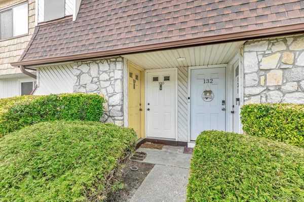 $230,000 | 129 Pointe Circle North, Unit 129, Coram, NY 11727