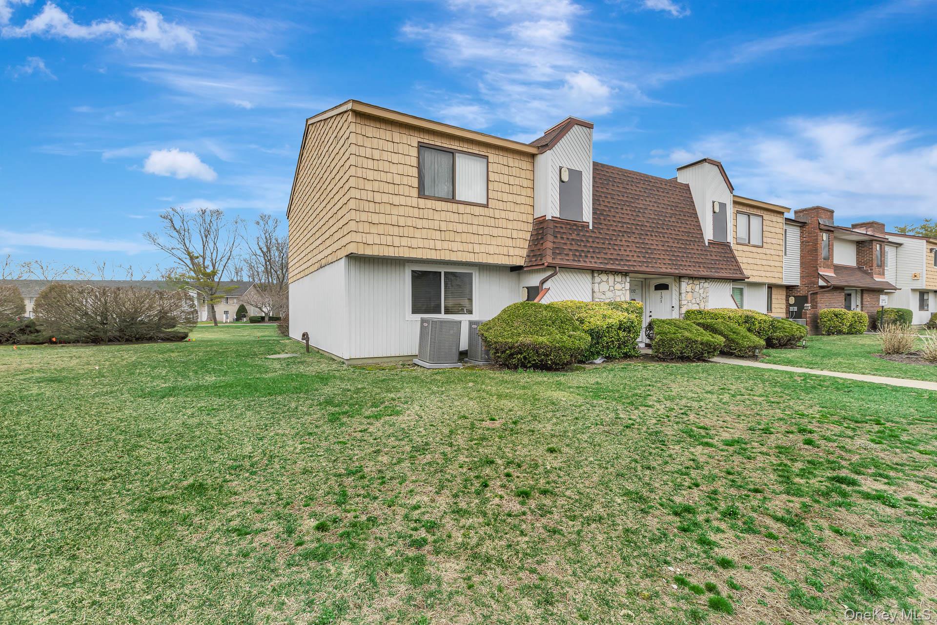 129 Pointe Circle North, Unit 129 Coram, NY 11727 - Photo 3 of 17