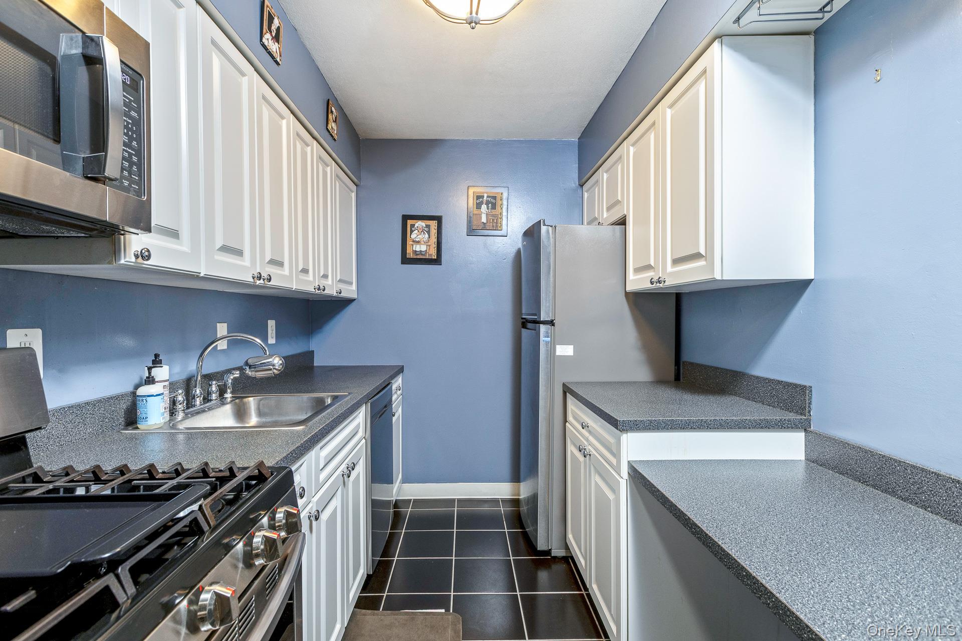 129 Pointe Circle North, Unit 129 Coram, NY 11727 - Photo 9 of 17