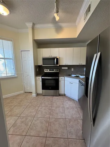 $3,950 | 10159 Northwest 43rd Terrace, Doral, FL 33178