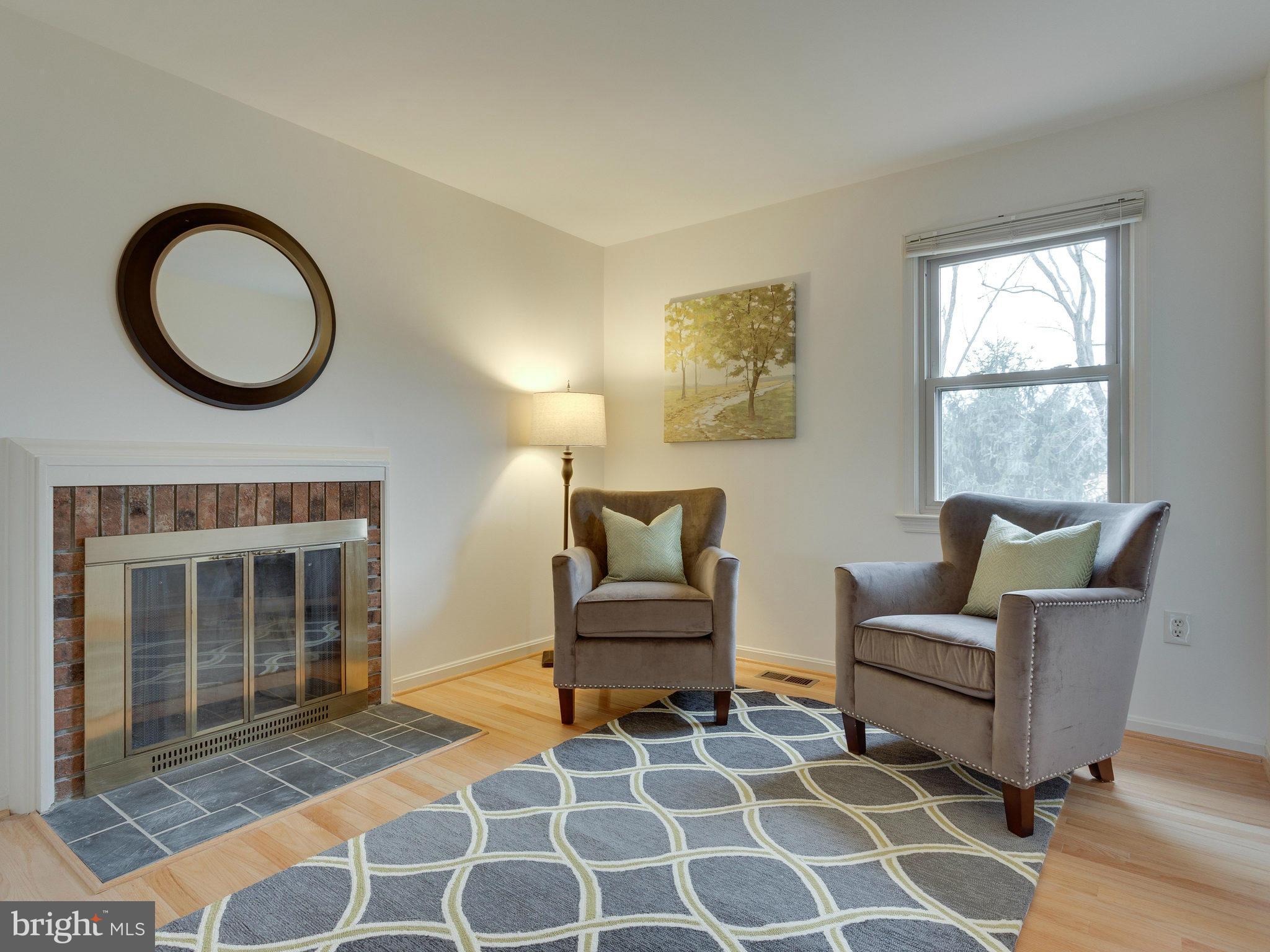 8725 Evangel Drive Springfield, VA 22153 - Photo 19 of 30 Bedroom (Master)