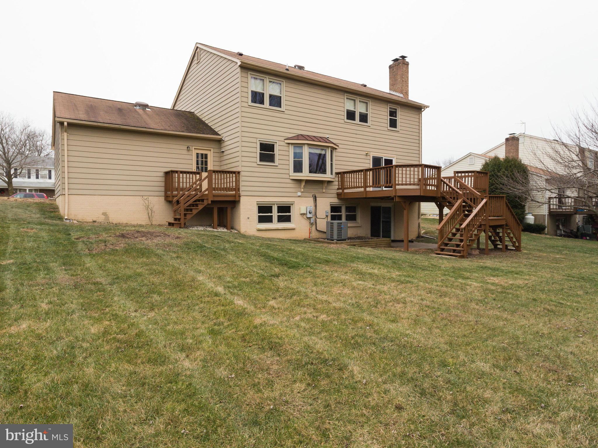 8725 Evangel Drive Springfield, VA 22153 - Photo 3 of 30 Exterior (Rear)