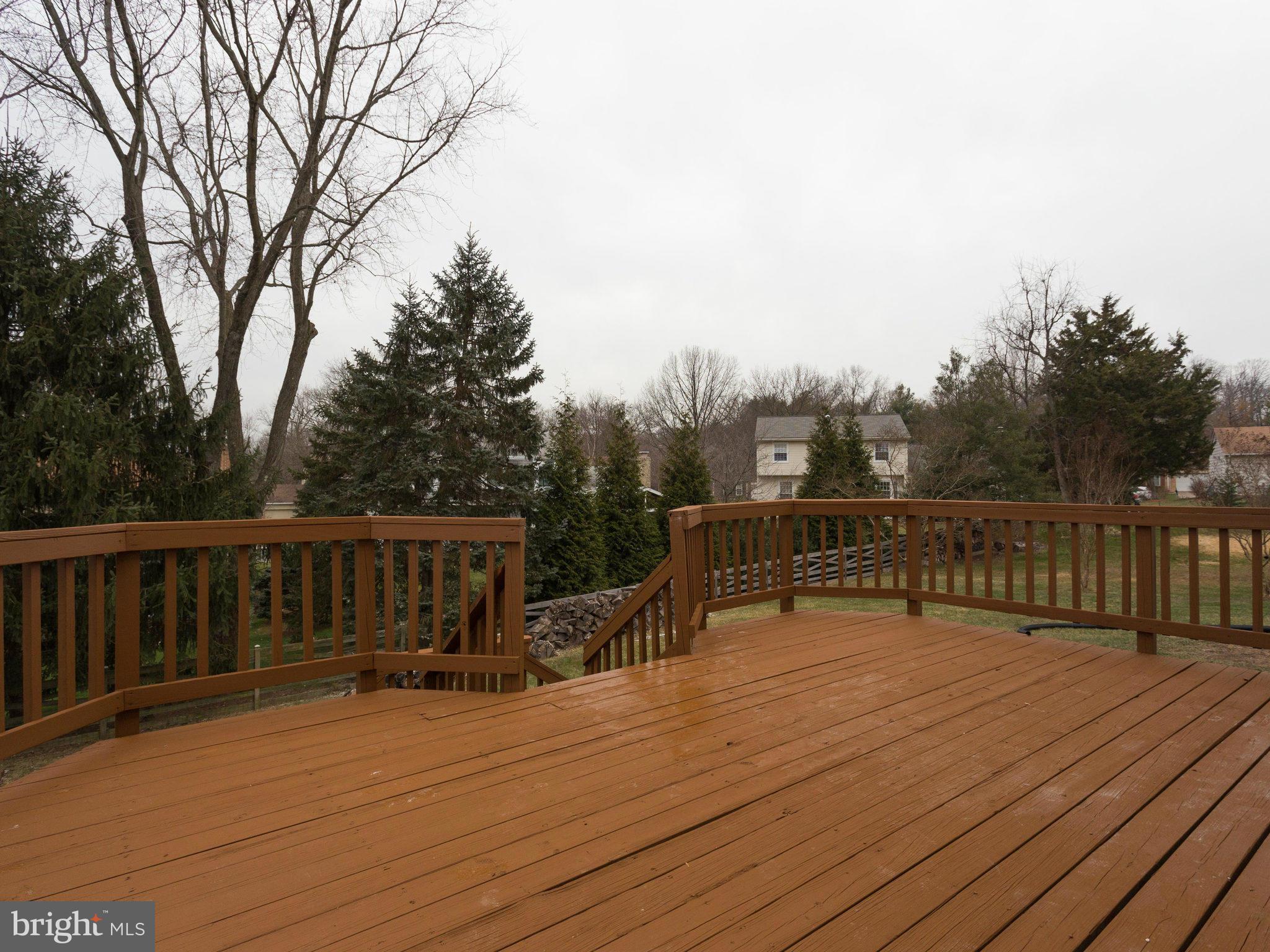 8725 Evangel Drive Springfield, VA 22153 - Photo 29 of 30 Exterior (Rear)