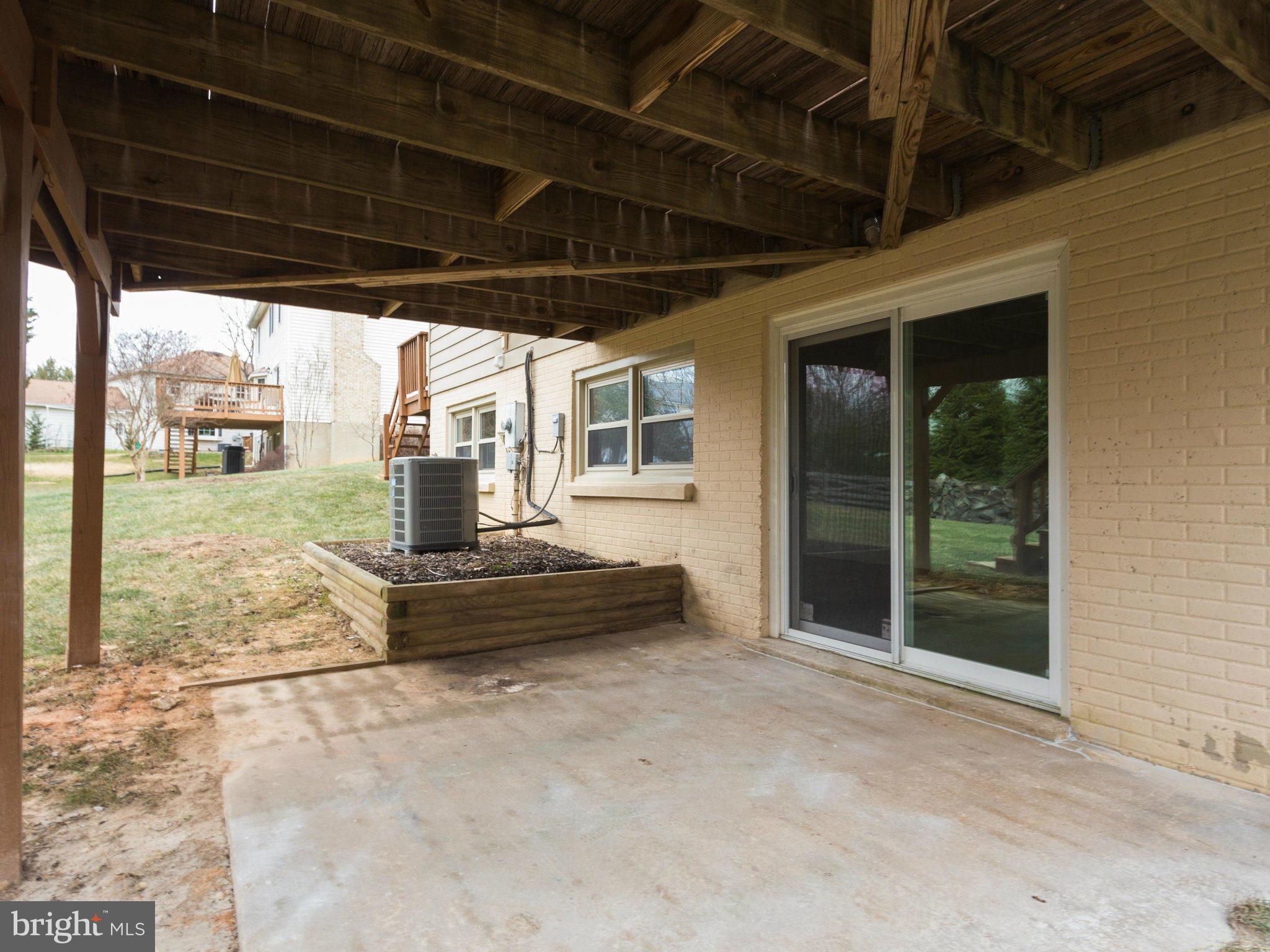 8725 Evangel Drive Springfield, VA 22153 - Photo 30 of 30 Exterior (Rear)