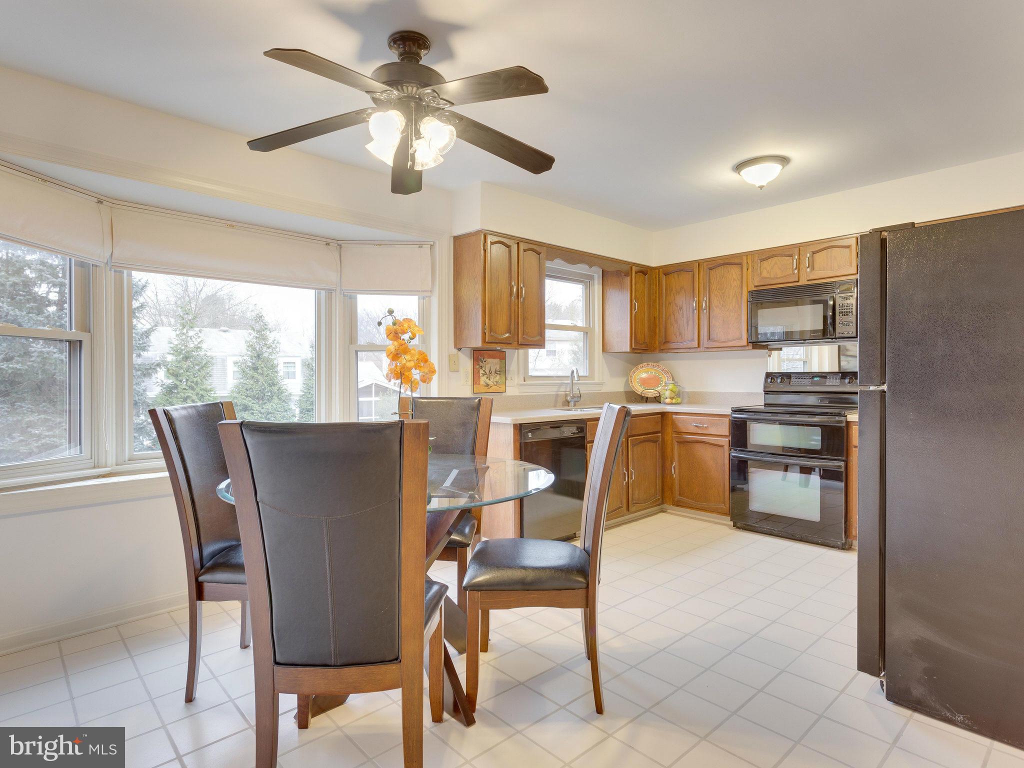 8725 Evangel Drive Springfield, VA 22153 - Photo 8 of 30 Kitchen
