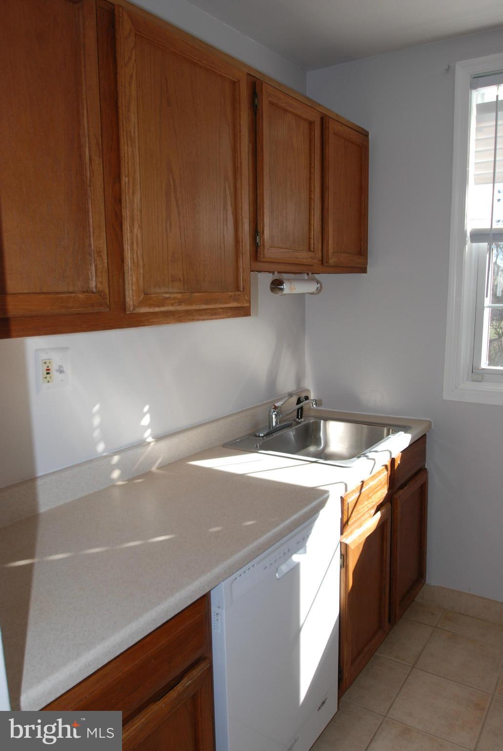 4322 2nd Road North, Unit 43223 Arlington, VA 22203 - Photo 12 of 18 Kitchen
