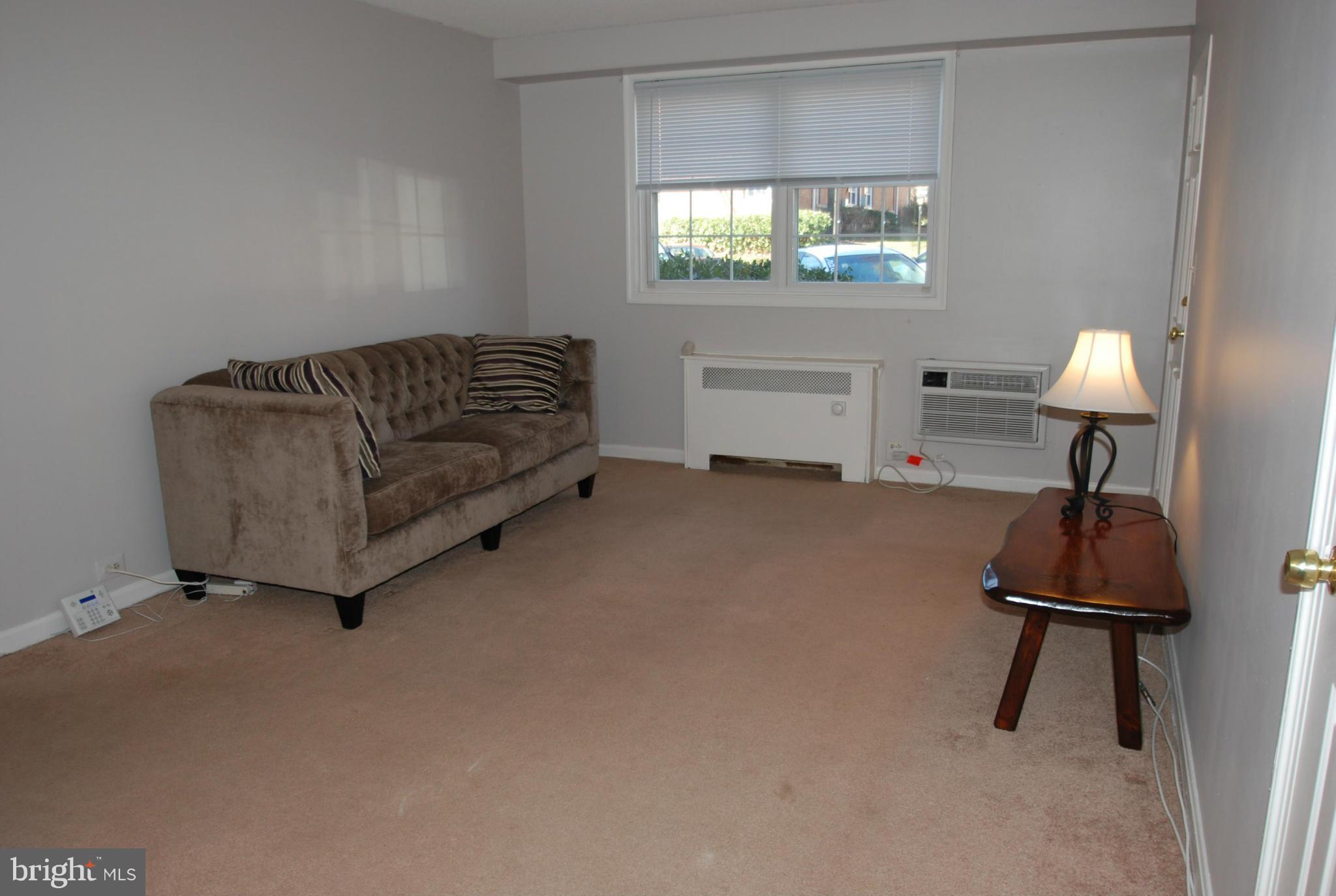 4322 2nd Road North, Unit 43223 Arlington, VA 22203 - Photo 17 of 18 Living Room
