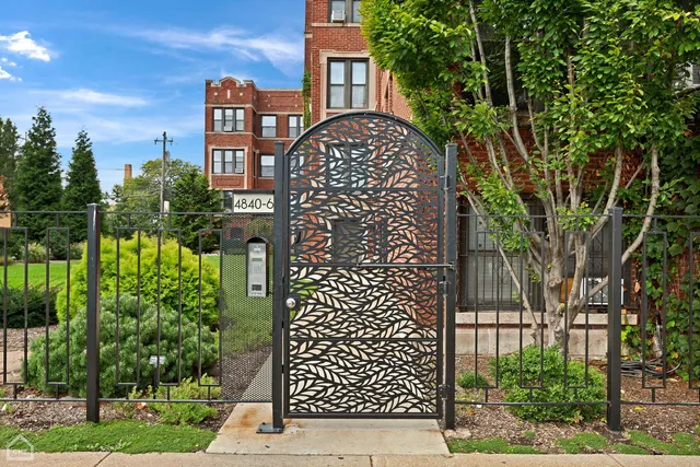$4,215,000 | 4840 South Indiana Avenue, Chicago, IL 60615