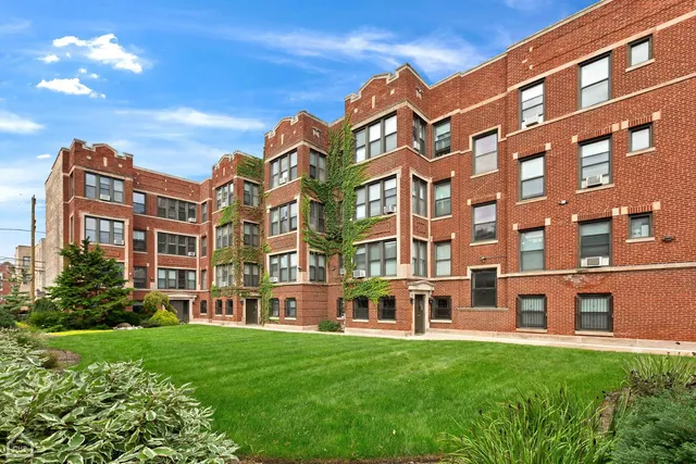 $4,215,000 | 4840 South Indiana Avenue, Chicago, IL 60615