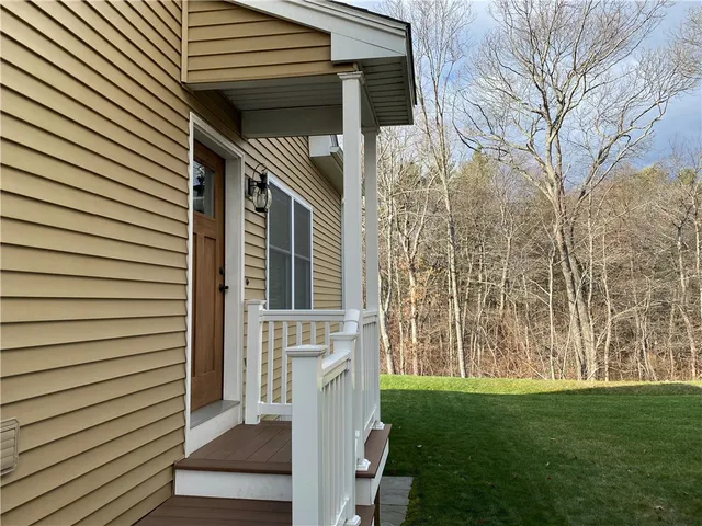 $1,950 | 76 Morningside Drive, North Kingstown, RI 02852