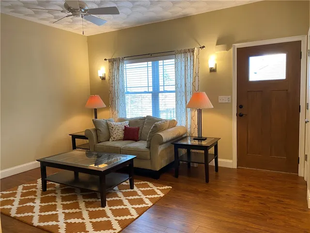 $1,950 | 76 Morningside Drive, North Kingstown, RI 02852