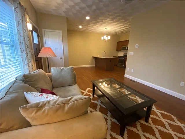 $1,950 | 76 Morningside Drive, North Kingstown, RI 02852