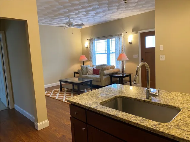 $1,950 | 76 Morningside Drive, North Kingstown, RI 02852