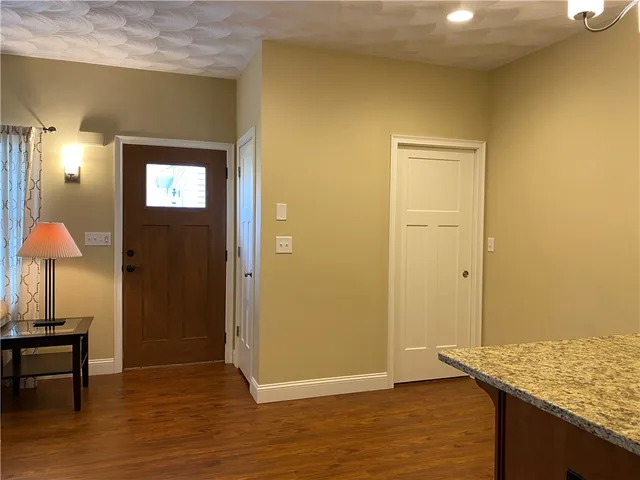 $1,950 | 76 Morningside Drive, North Kingstown, RI 02852