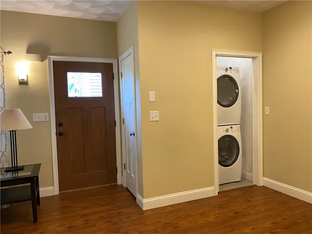 $1,950 | 76 Morningside Drive, North Kingstown, RI 02852