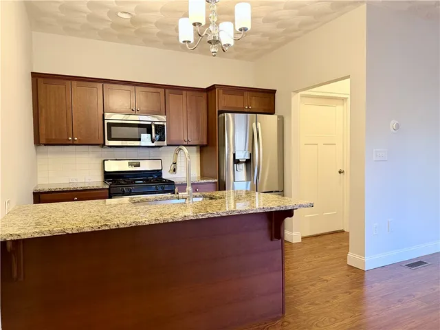 $1,950 | 76 Morningside Drive, North Kingstown, RI 02852