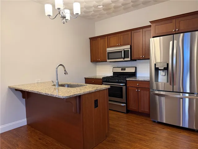 $1,950 | 76 Morningside Drive, North Kingstown, RI 02852