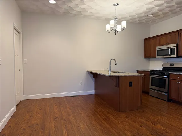 $1,950 | 76 Morningside Drive, North Kingstown, RI 02852