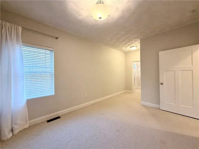 $1,950 | 76 Morningside Drive, North Kingstown, RI 02852