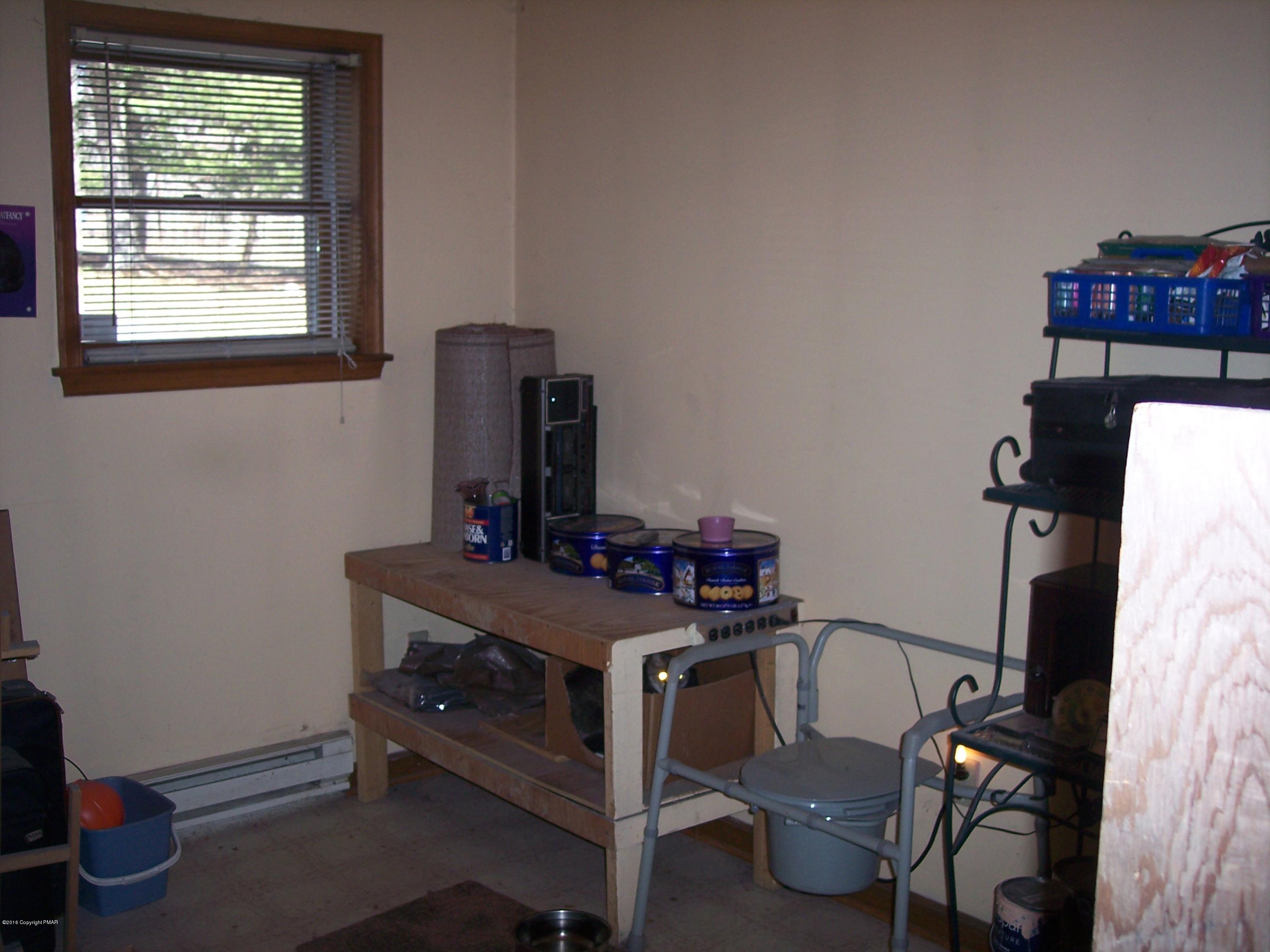 220 Mohican Road Canadensis, PA 18325 - Photo 23 of 36 Lower Level Family Room
