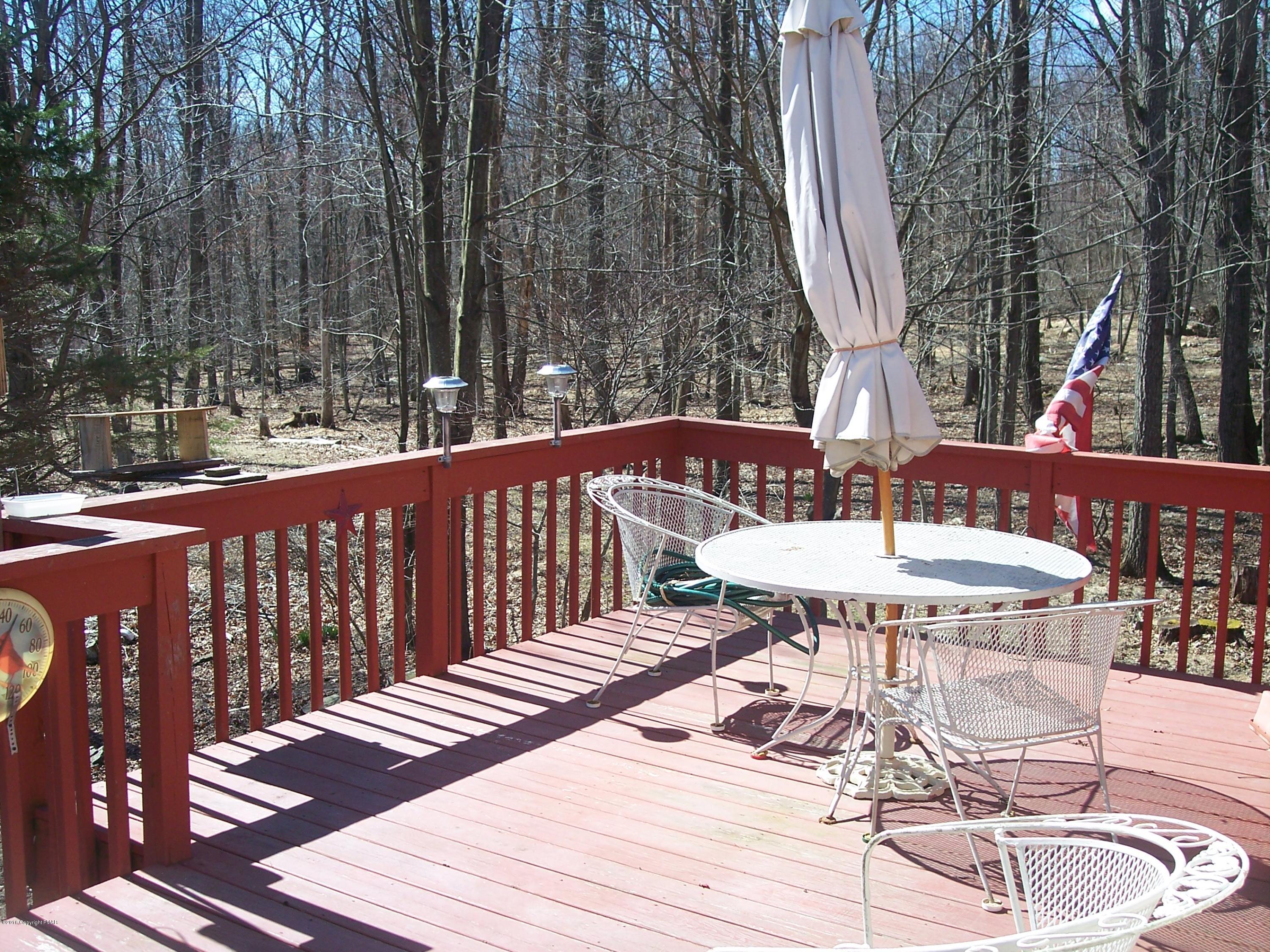 220 Mohican Road Canadensis, PA 18325 - Photo 28 of 36 Upper Level Deck