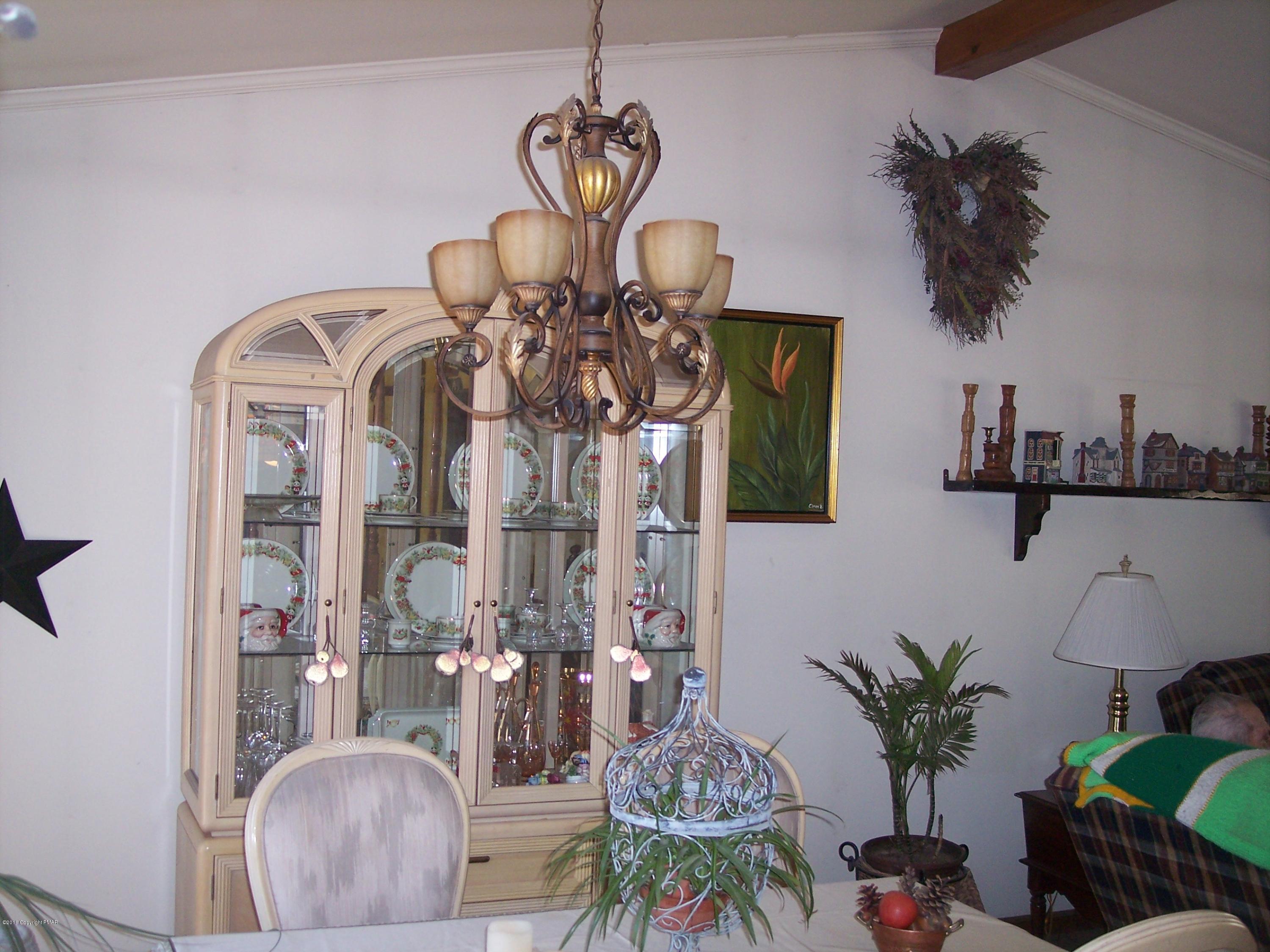 220 Mohican Road Canadensis, PA 18325 - Photo 9 of 36 Dining Room