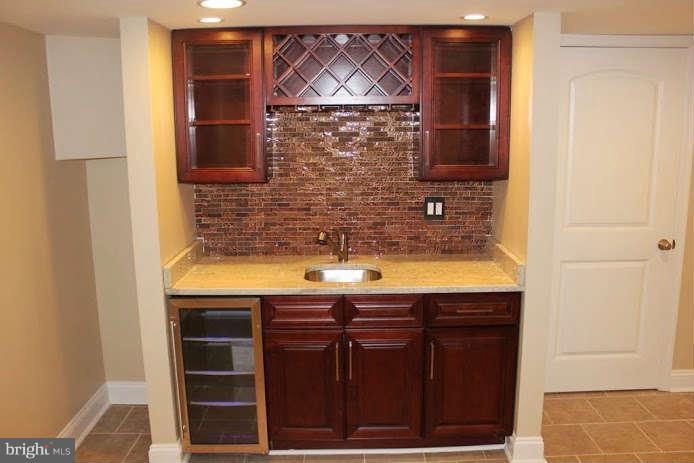 8362 Liberty Road Baltimore, MD 21244 - Photo 25 of 30 Interior General