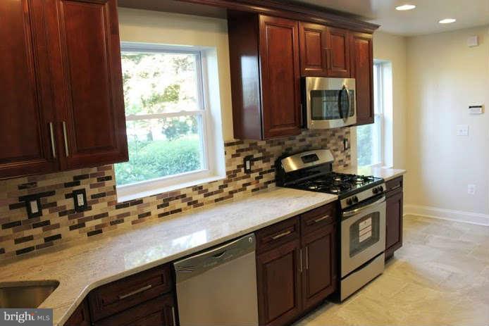 8362 Liberty Road Baltimore, MD 21244 - Photo 4 of 30 Interior General